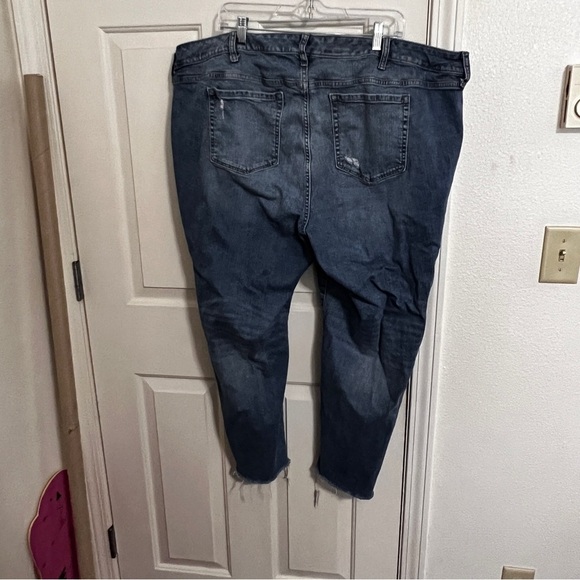 Torrid Jeans Women Plus Size 26 Crop Frayed Hem Blue Distressed Stretch Denim - Picture 4 of 8